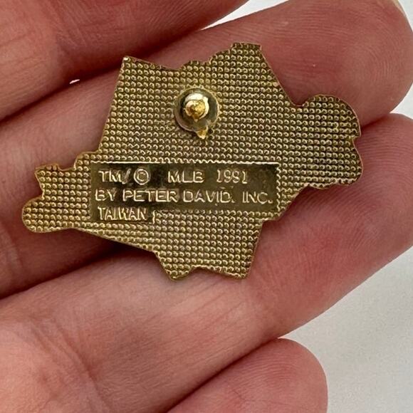 Vintage World Series‎ 1991 Baseball Pin Peter David MLB - Picture 4 of 8